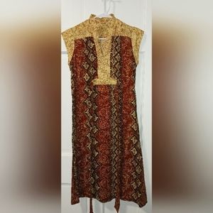 1970s Tie Waist Dress! Great Print